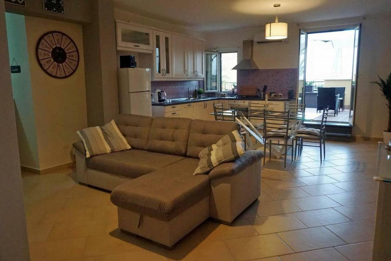 Lilly'S House Apartment จีอาร์ดีนี นักซอส ภายนอก รูปภาพ